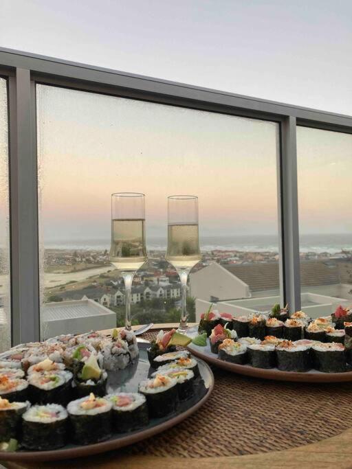 Apartment Mountainside Sea View In Muizenberg Cape Town