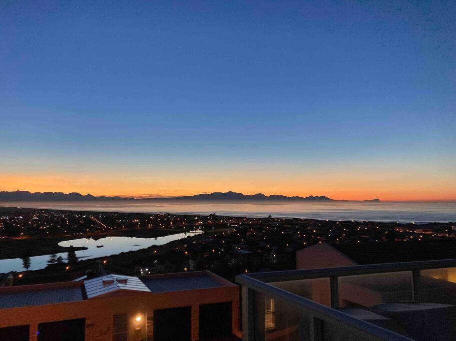 Mountainside Sea View In Muizenberg * Cape Town